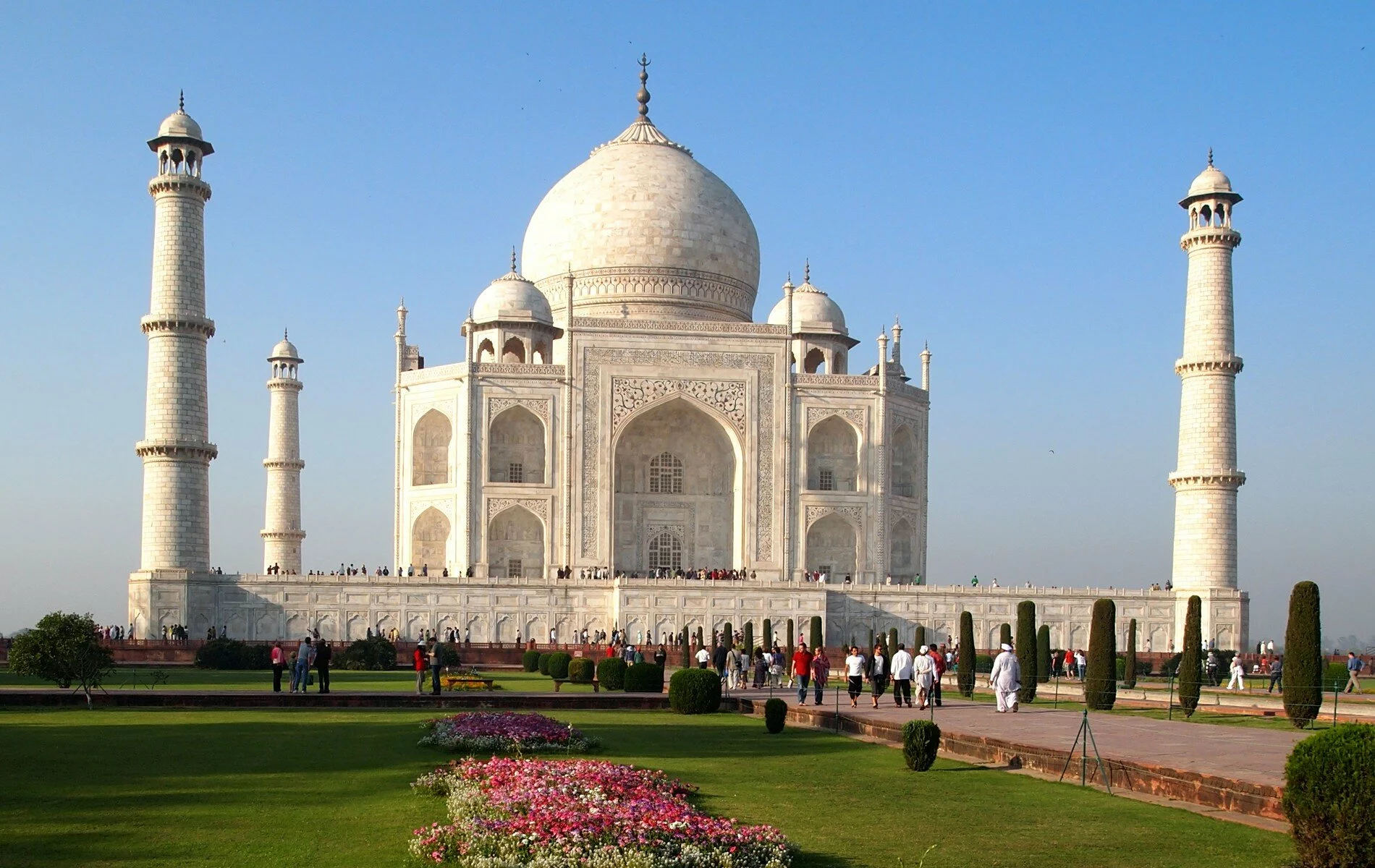 Unravel the romance with Taj Mahal tour packages